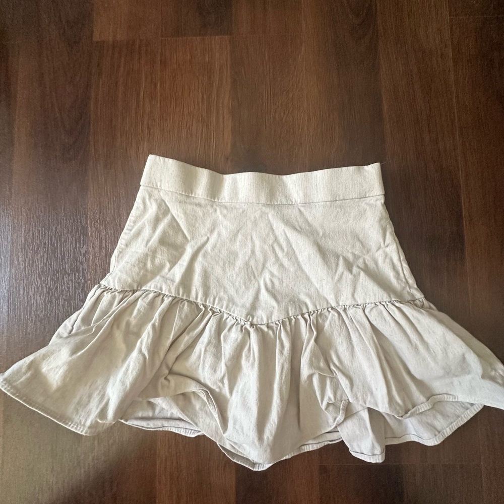 Cream colored ruffled skort